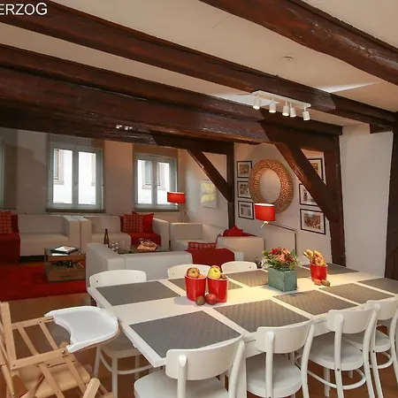 アパート コルマラパー ルー デ クレ *